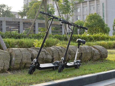 共享電動(dòng)滑板車(chē)陸續(xù)入駐大學(xué)校園，意味著什么？